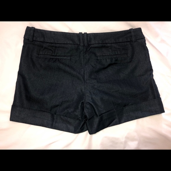 Black women’s shorts size 4 - Picture 2 of 3